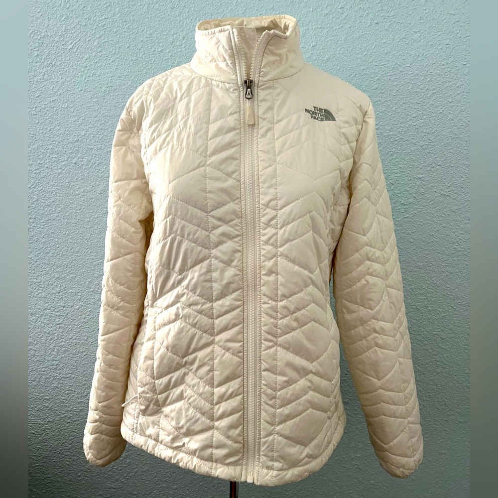 North Face lightweight puffer jacket, white, L